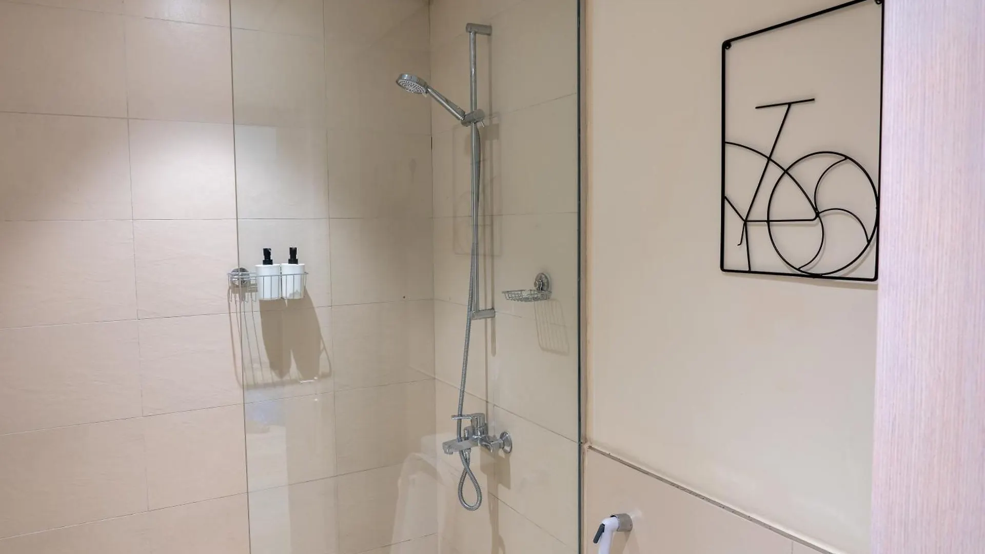 Luxurious Apartment 1Br Stay Steps To Ferrari & Warner Bros Yas Mall Zjednoczone Emiraty Arabskie
