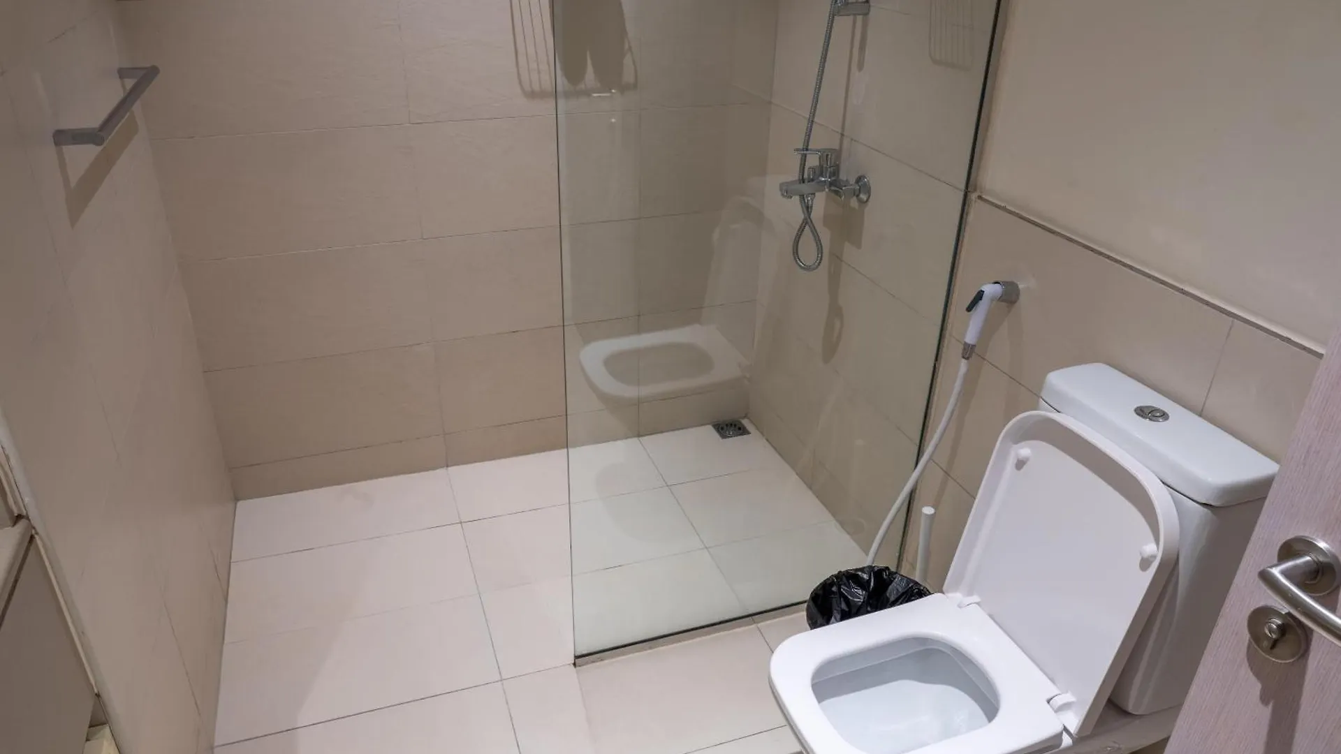 Luxurious Apartment 1Br Stay Steps To Ferrari & Warner Bros Yas Mall  Abou Dabi