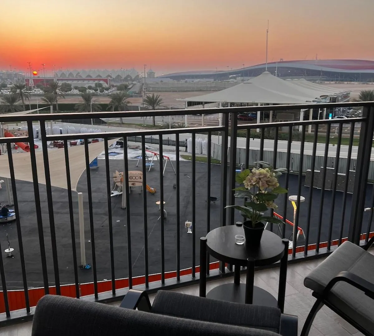 Luxurious Apartment 1Br Stay Steps To Ferrari & Warner Bros Yas Mall